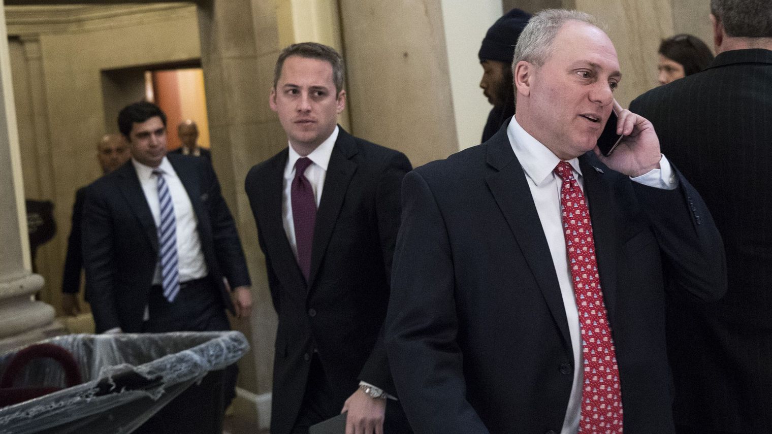 Fusillade à Washington: le tireur décédé, un élu dans un état critique!