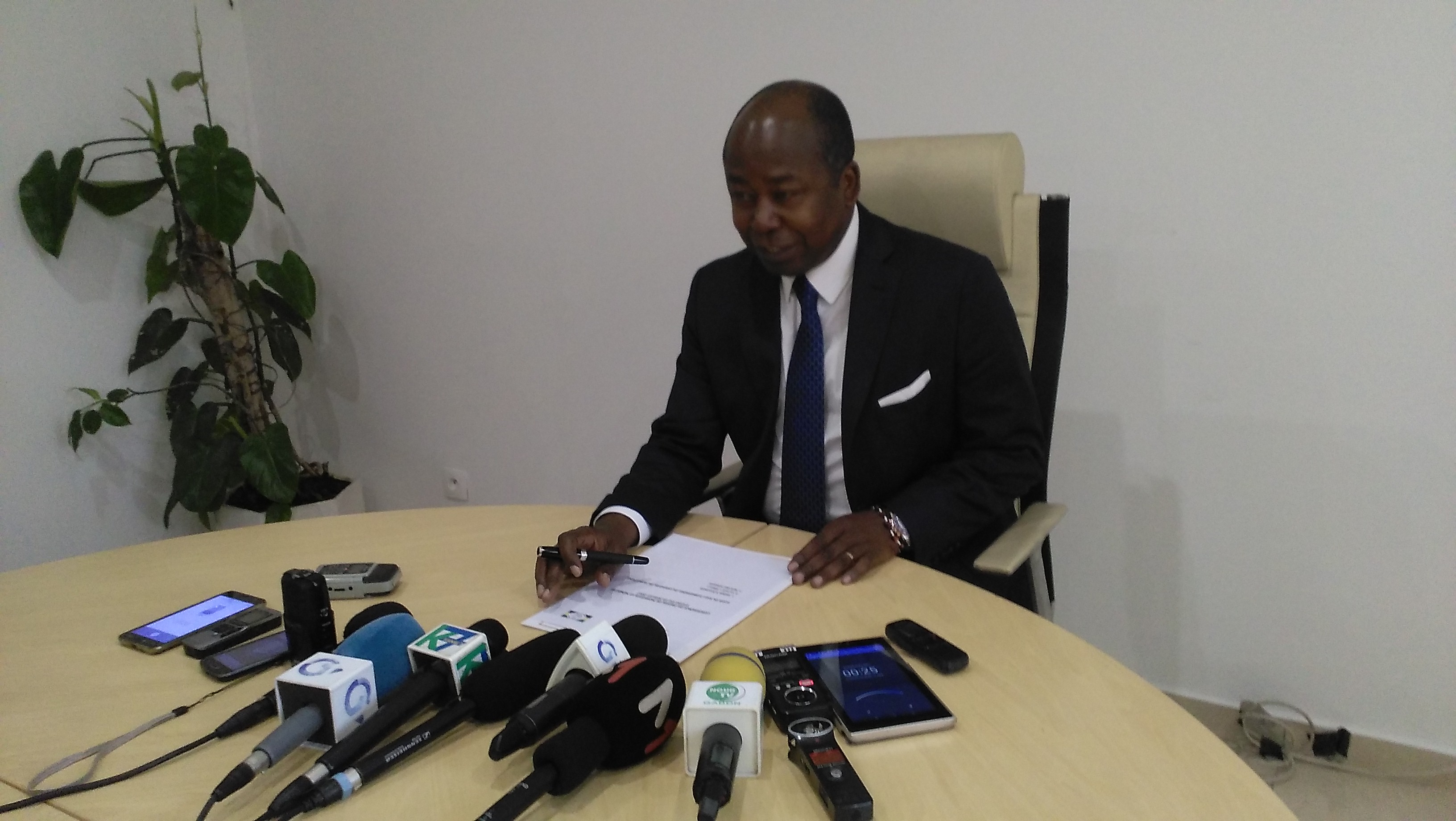 Alain Claude Bilie Bi Nze étale l&rsquo;agenda culturel du mois d&rsquo;Août!