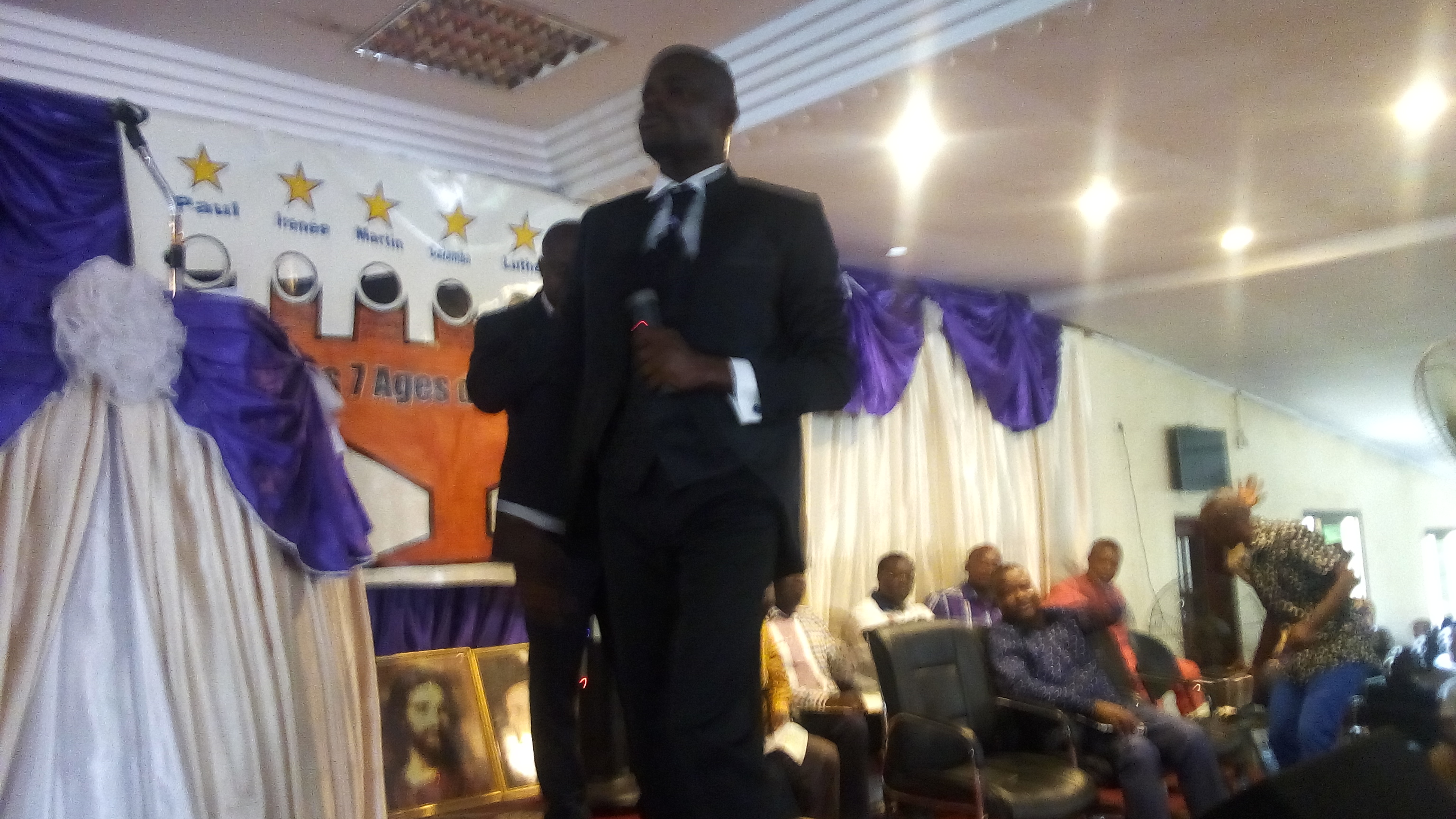 Pâques dans l’église « Alliance Tabernacle » au fin goudron de Nzeng Ayong!