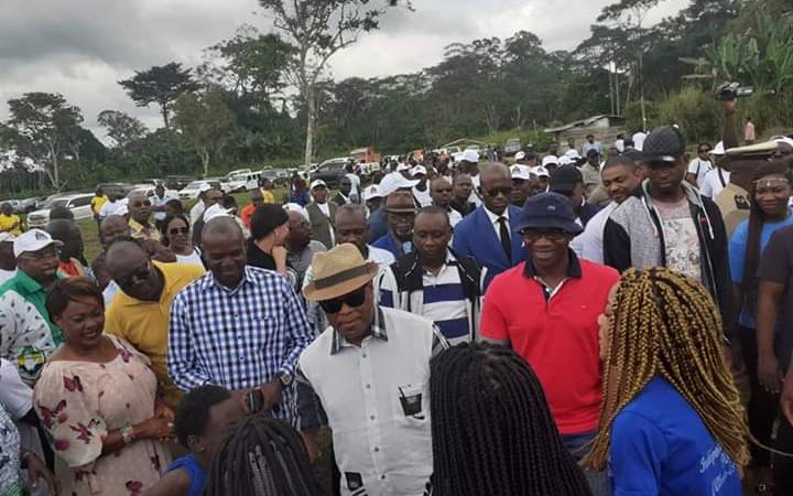 Tournée interdépartementale du woleu, du ministre Roger Owono MBA!