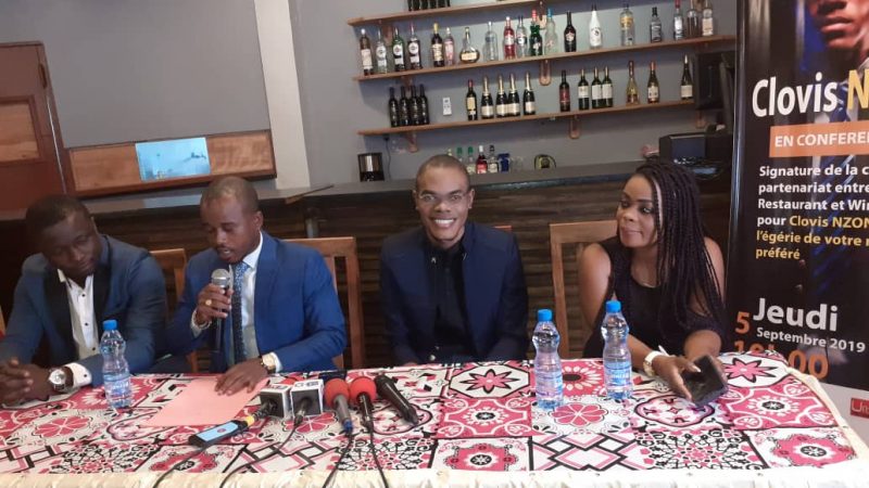 Rapid&rsquo;food signe un partenariat de 6 millions de francs avec Clovis NZONG.