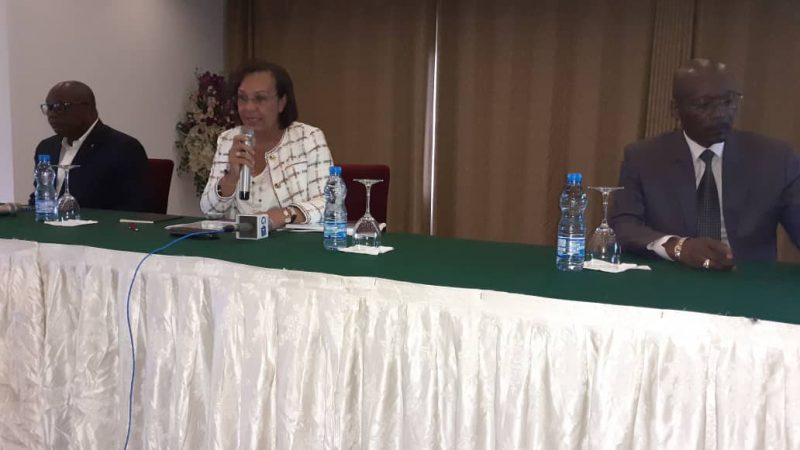 《Lambaréné semble être une ville abandonnée》,dixit Madeleine BERRE.