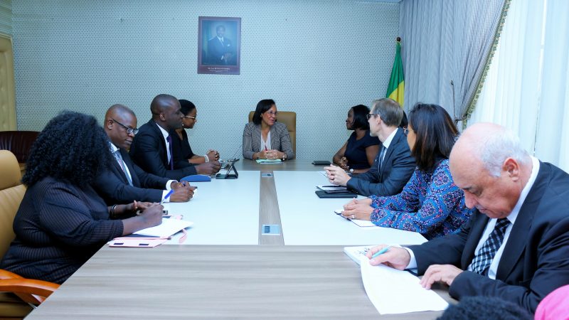 Banque mondiale chez Madeleine E. Berre!