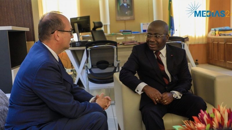 Un accord pour former les communicateurs en Russie!