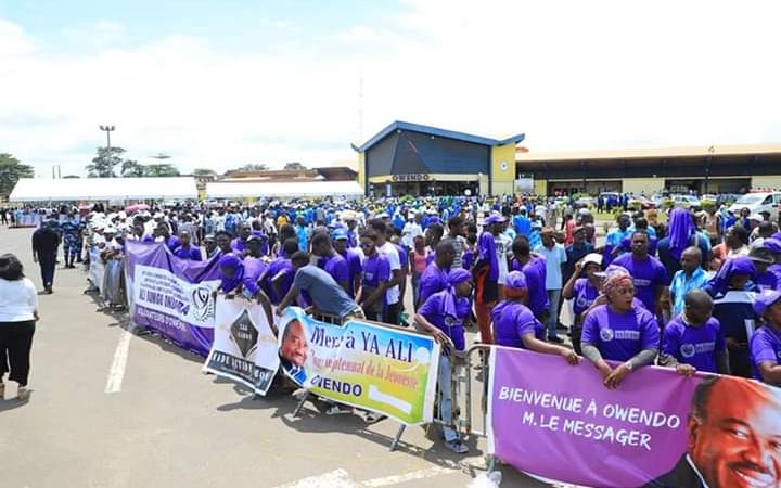 Owendo debout pour l&rsquo;arrivée du messager du président de la république!