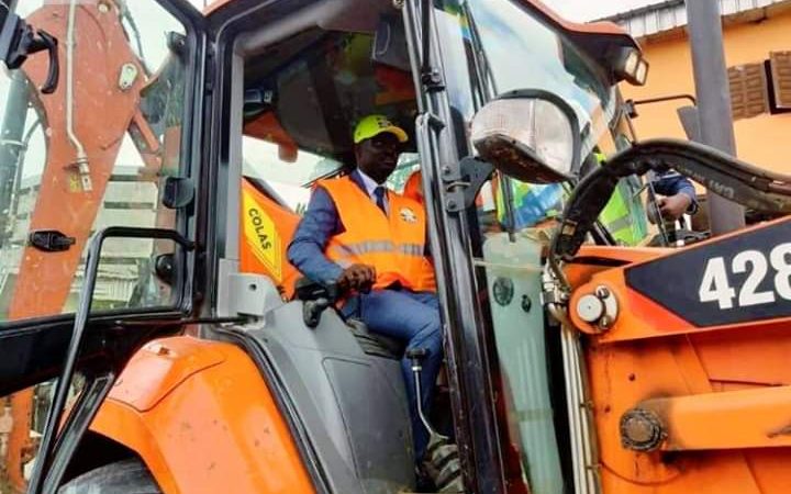premier coup de pelle pour la réhabilitation du boulevard Triomphal!
