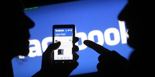 Facebook: moyen de délation pour les activistes?