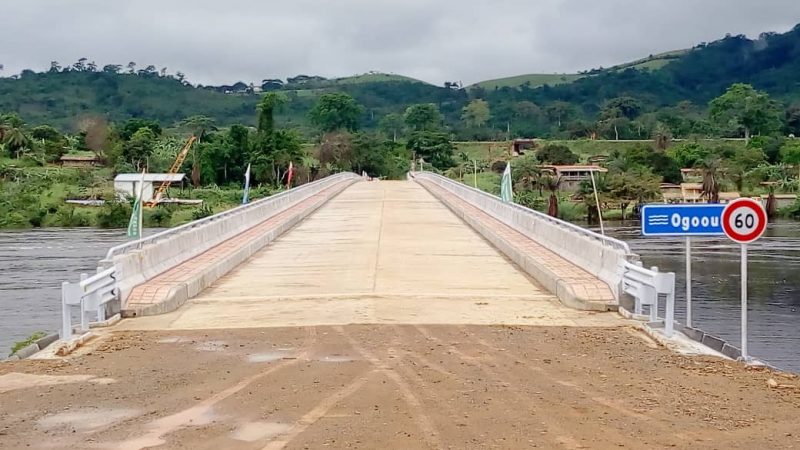 Pont de Bouée, en cours d’achèvement!