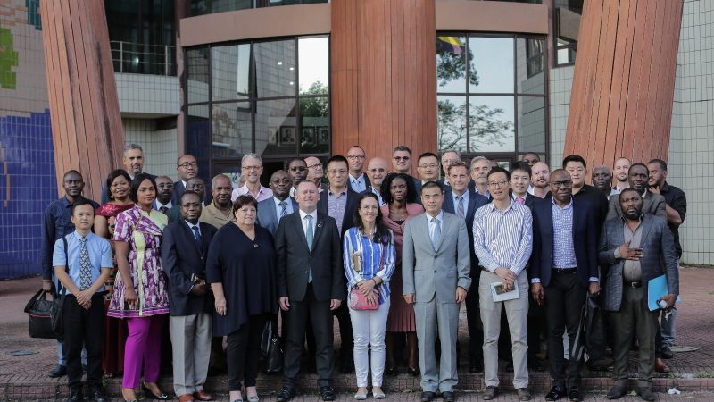 Les syndicalistes du secteur foret/bois chez Lee White !