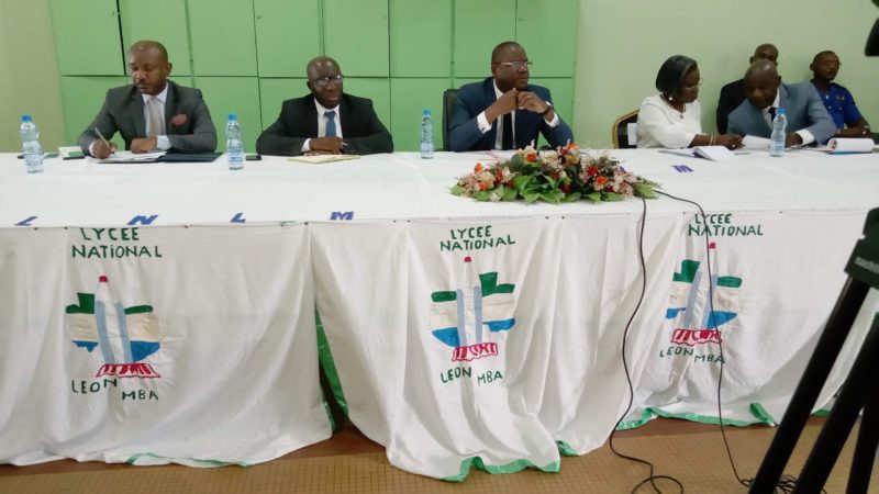 Le ministre Moughiama à bâton rompu avec les syndicalistes!