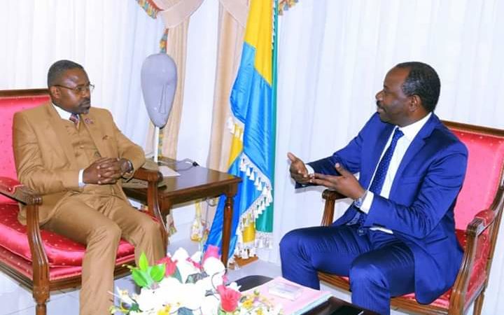 Le Directeur Général de Pizolubl chez Hugues Mbadinga madiya!