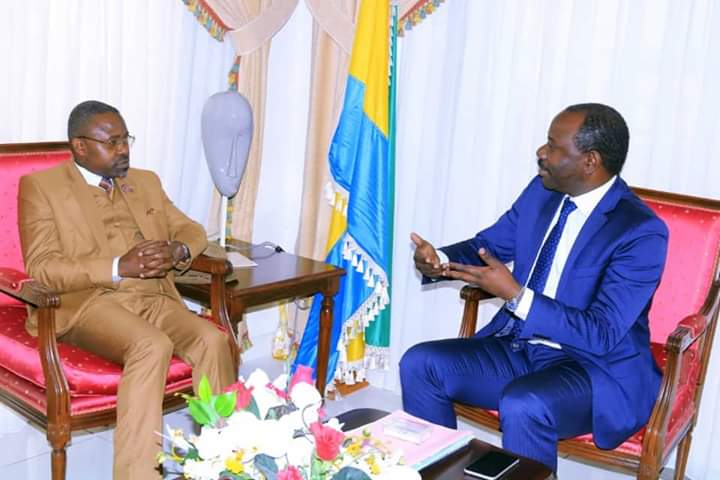 Le Directeur Général de Pizolubl chez Hugues Mbadinga madiya!