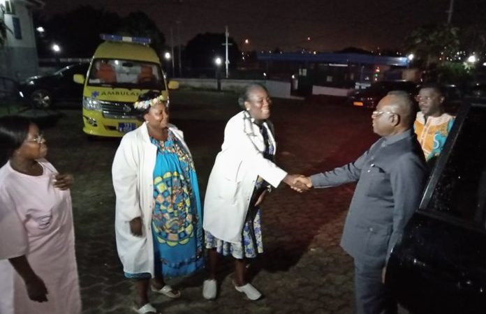 Une nuit de saint Sylvestre pas comme les autres pour le Dr Max Limoukou!