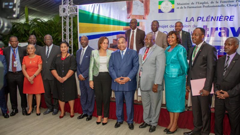 Restitution du rapport final de la plénière sur le code du travail au premier ministre!