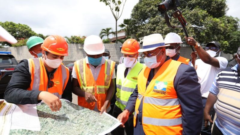 Le premier ministre et une délégation ministérielle sur les chantiers de la route!