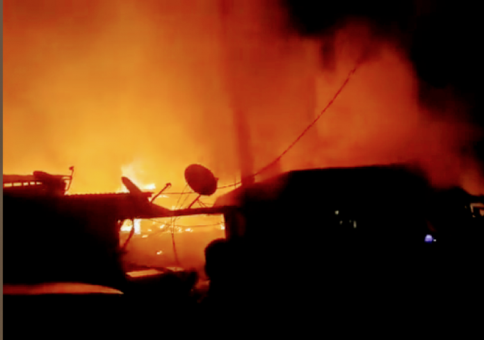 Urgent : incendie au marché de Nkembo !