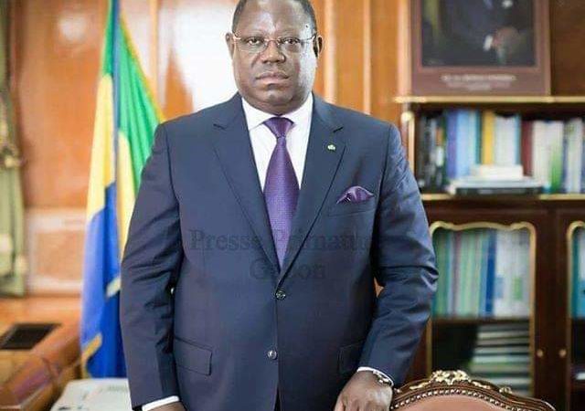 Jean Marie Ogandaga rend hommage à Emmanuel Issoze Ngondet