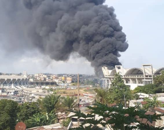 Le Stade Omnisport Omar Bongo, théâtre d’un terrible incendie !