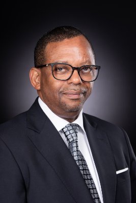 Subvention à la Presse: Anicet Edgard Mboumbou Miyakou se démarque de ses prédécesseurs!