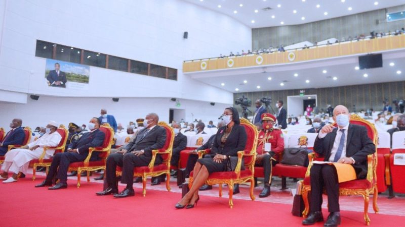 Rose Christiane Ossouka, au colloque international  » De Gaulle et Brazzaville « 