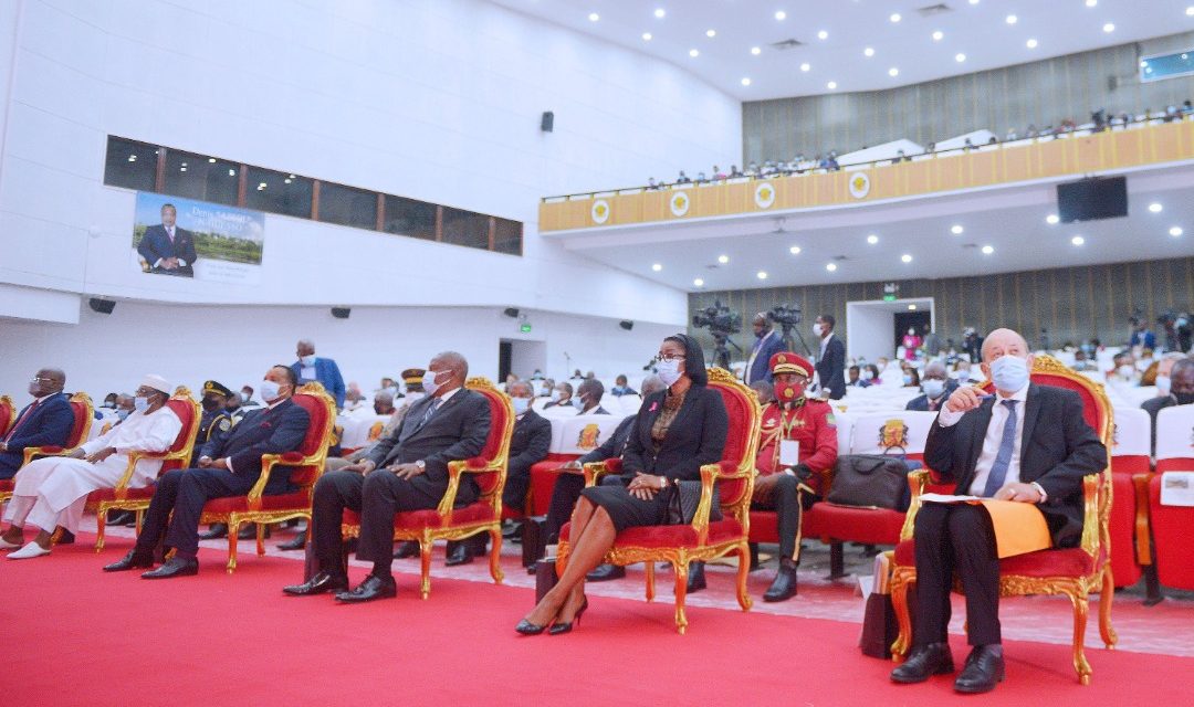 Rose Christiane Ossouka, au colloque international  » De Gaulle et Brazzaville « 