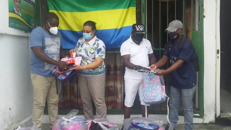 L&rsquo;Honorable Sylvie Kotha offre 800 kits scolaires pour aider les populations de sa circonscription politique !