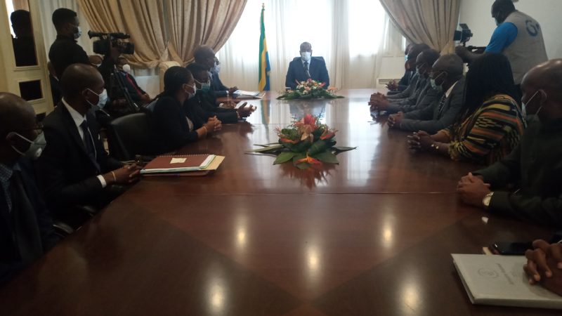 Cérémonie de passations de charges chez Léon Armel Bounda Balonzi !