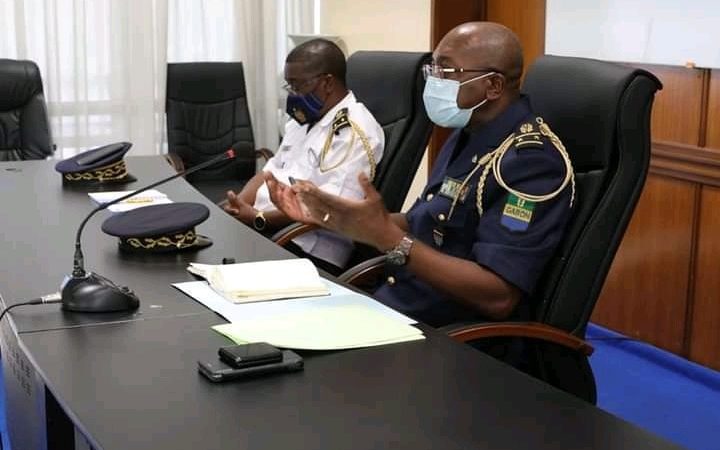 Force de police nationale : Le commandant en chef dans les unités du grand Libreville !