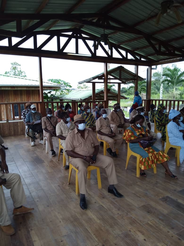 PDG/BOKOUÉ : Alain Valéry Borobu-Bu-Bussambe sensibilise les chefs de villages sur la Covid-19