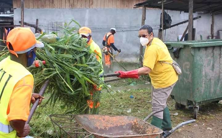 Lutte contre l&rsquo;insalubrité : Sylvie Kotha initie une opération « Retroussons les manches »