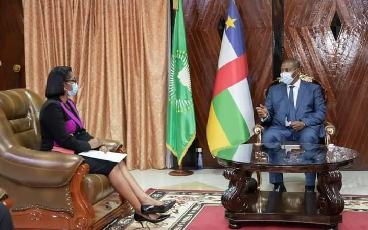 RCA/ Rose Christiane Ossouka Raponda à Bangui pour l&rsquo; investiture du Président Touadera !