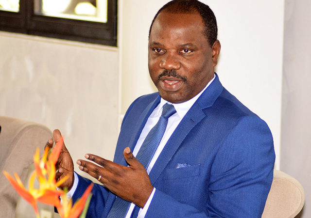 Gabon : Mbadinga Madiya suspend la vente d&rsquo;objets d&rsquo;art en pierre de Mbigou pour mieux encadrer les artisans