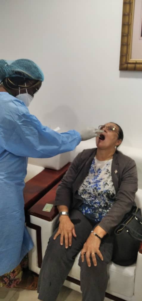 Dépistage Covid-19 : L’honorable Sylvie Kotha Nzamba donne l’exemple