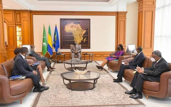 Audience au palais du bord de mer !