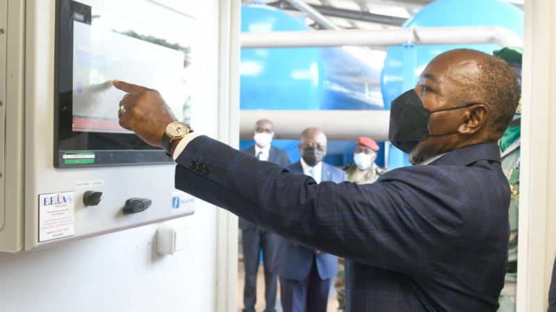 Ali Bongo Ondimba lance l’usine de production d’eau potable de CimGabon 2 de Ntoum !