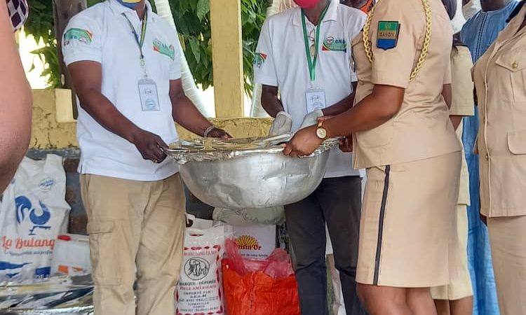 Ramadan 2021: les détenus reçoivent des dons de l&rsquo;ONG Takhawou-Askane-Wi