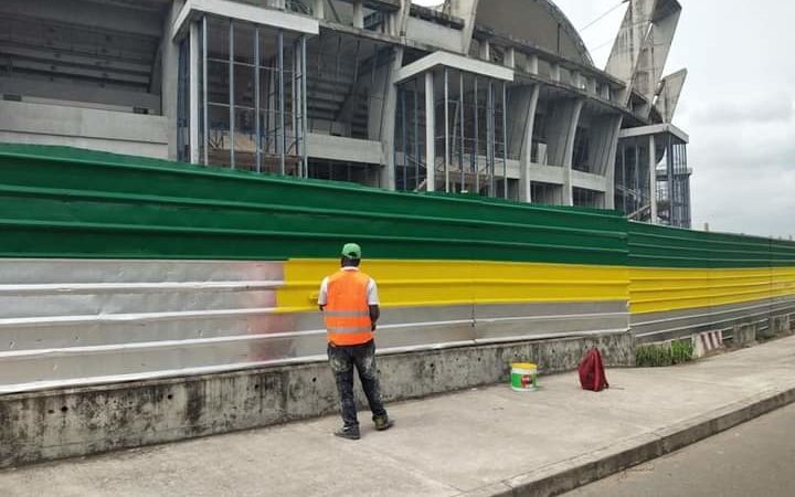 Le stade omnisport Omar Bongo de Libreville en nettoyage