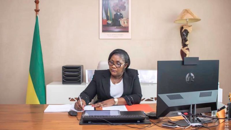 Gabon: Nicole Jeanine Lydie Roboty annonce la clôture de l’opération d’emprunt obligataire