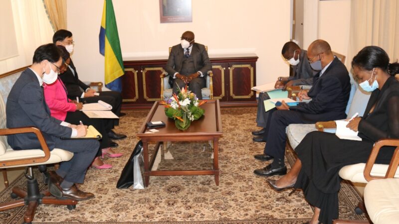 Infrastructures : Le Ministre Léon Armel BOUNDA BALONZI reçoit l&rsquo;Ambassadeur de Corée