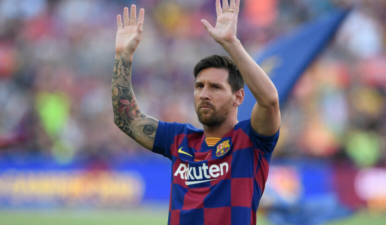 FOOTBALL: Lionel Messi fond en larmes pour ses adieux au Barça