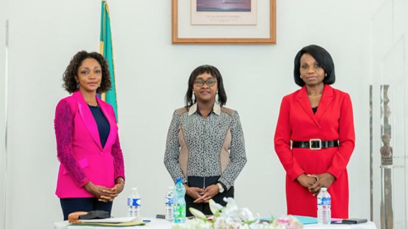 Gabon: Yolande Nyonda en mission de visite des representations diplomatiques