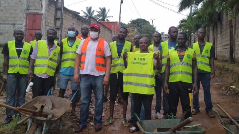 Oswald Séverin MAYOUNOU sur le front de la lutte contre l’insalubrité à Alénakiri