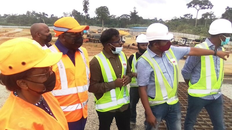 Transgabonaise : Léon Armel Bounda Balonzi sur le terrain pour s&rsquo;enquérir de l&rsquo;état d&rsquo;avancement des travaux