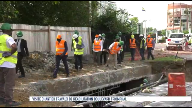 Léon Armel Bounda Balonzi, constate l’état d’avancement des travaux de réhabilitation du Boulevard triomphal