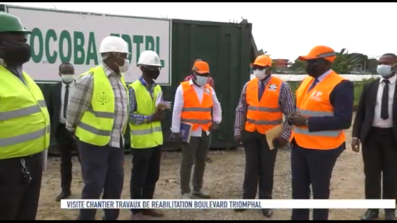 Léon Armel Bounda Balonzi constate l’avancement des travaux de réhabilitation du boulevard Triomphal