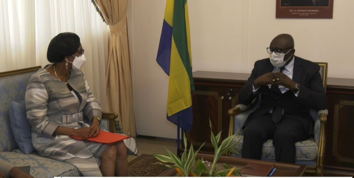 Carnet d’audience du Ministre en charge des travaux publics: Des questions de mobilité urbaine et des infrastructures au cœur des échanges avec la Mairesse de la commune de Libreville !