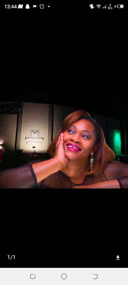 showbiz : L’artiste Nadège Mbadou fait son retour avec >