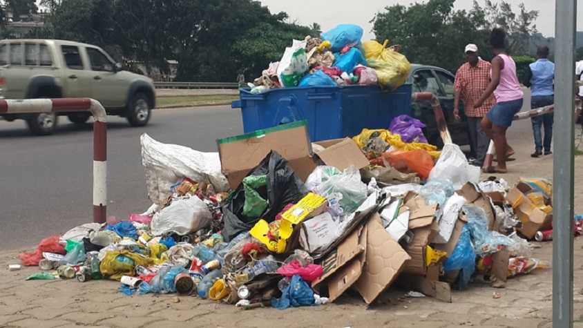 Gabon: Libreville sous les ordures à quelques jours des fêtes de fin d’année