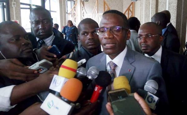 Covid-19 : le ministre de l’intérieur , Lambert-Noel Matha envisage de  faire payer l’autorisation spéciale
