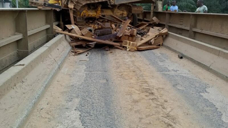 Un accident interrompt le trafic sur la nationale n°2, Léon Armel Bounda Balonzi sur les lieux !